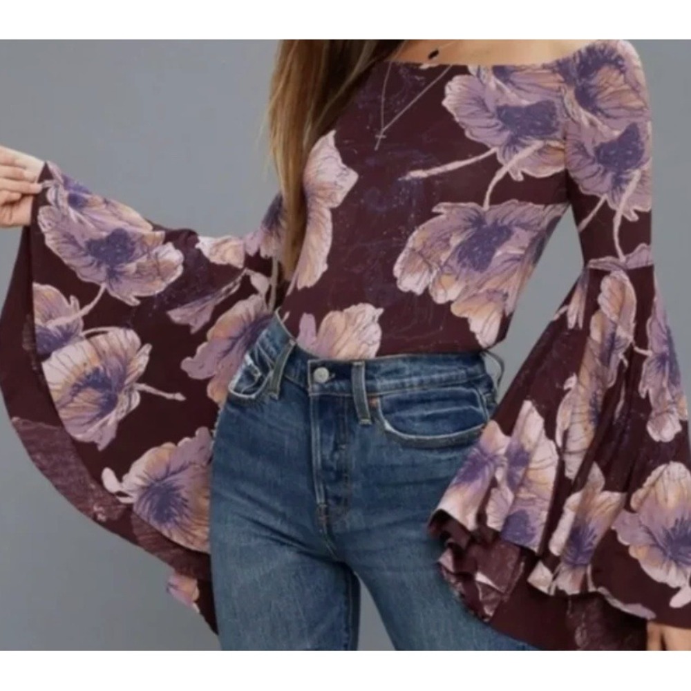 We The Free Purple Floral Bell Sleeve Off Shoulder Top Size‎ S